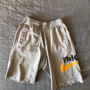 SMALL DRI-FIT NIKE SB SHORTS